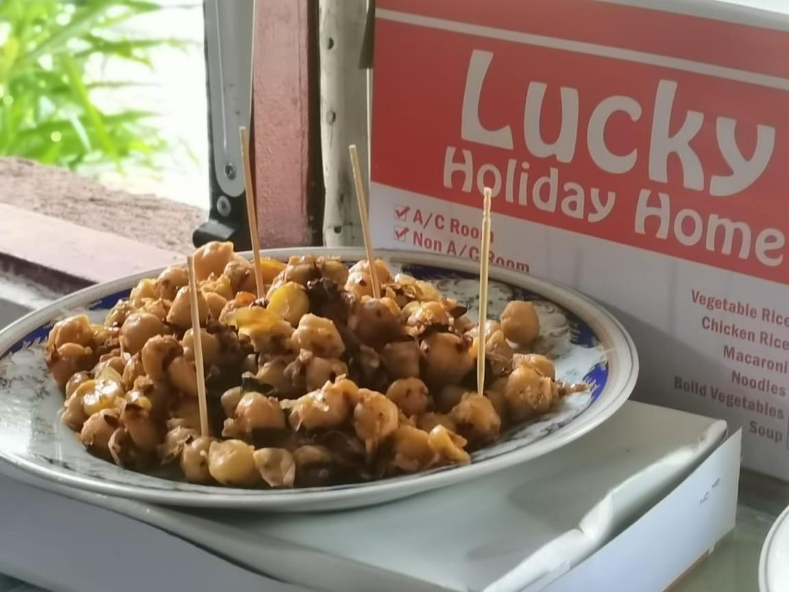 Lucky Holiday Home 아누라다푸라 외부 사진