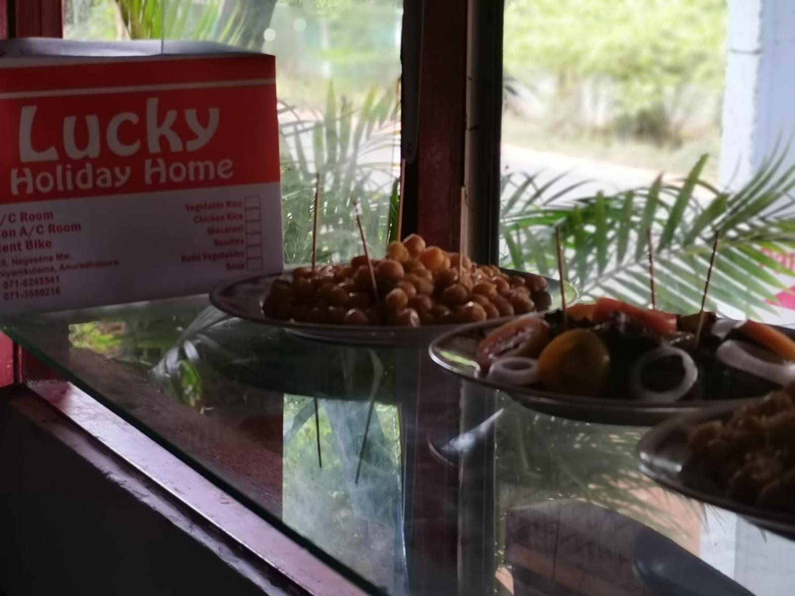 Lucky Holiday Home 아누라다푸라 외부 사진